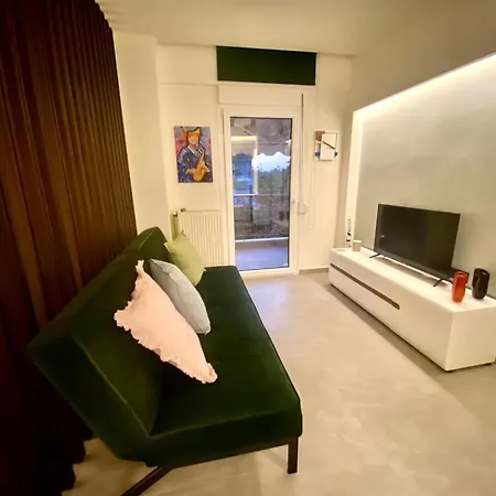 Vyron 2 Lusso Apartment