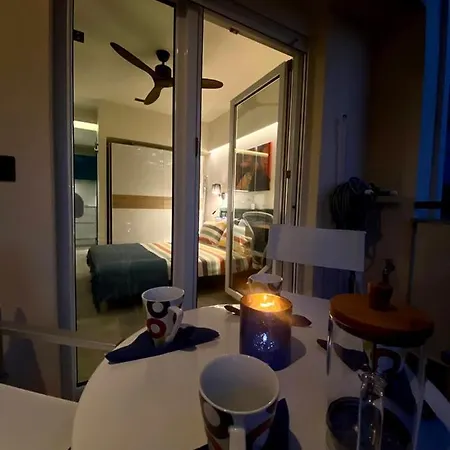 Vyron 2 Lusso Apartment