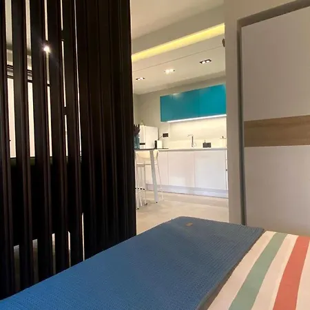 Apartman Vyron 2 Lusso Néa Mihanióna